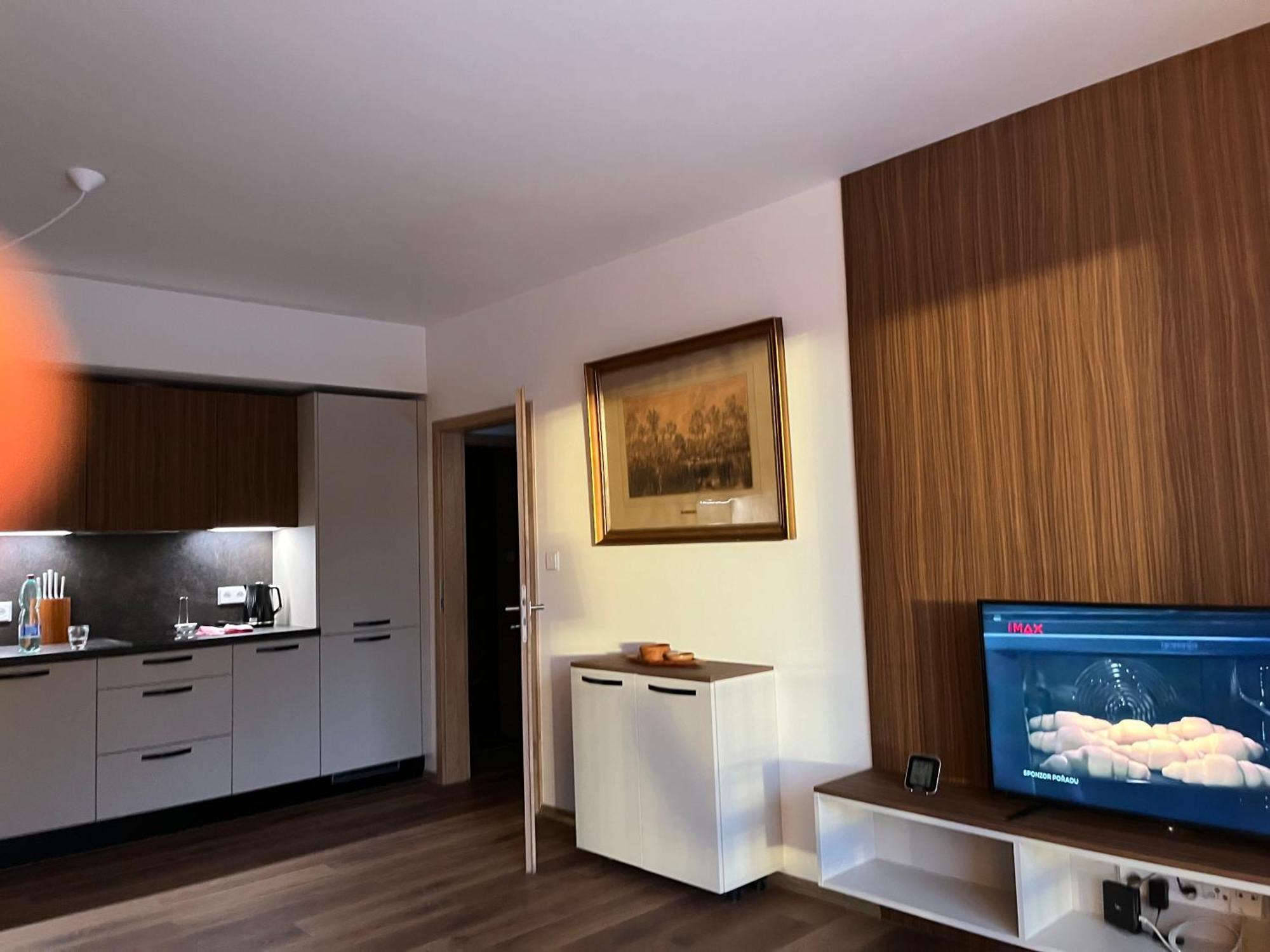 Apartman Hruska 切尔尼杜尔 外观 照片