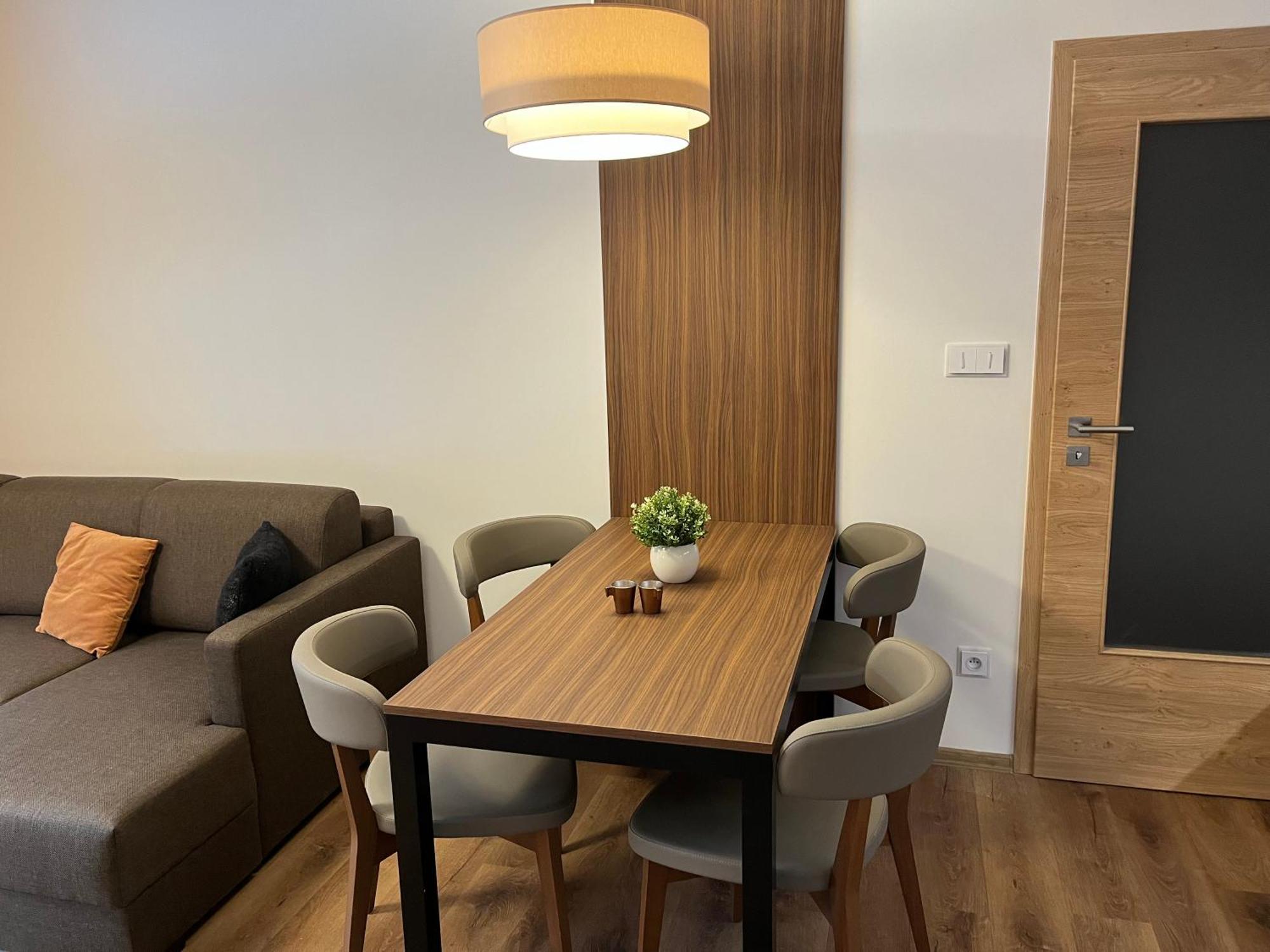 Apartman Hruska 切尔尼杜尔 外观 照片